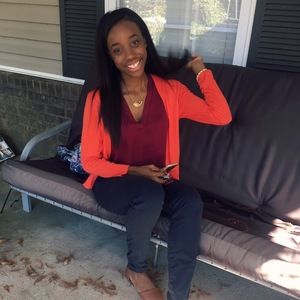 Meet your Posher, Folasade